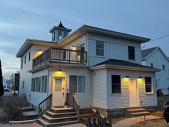 2nd image of 940 Davis St APT 2