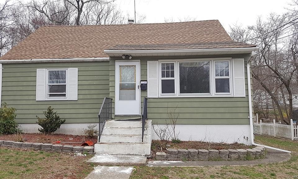 1st image of 10 N Oak Street