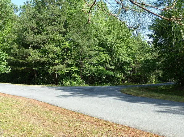 33 Henry Ct, Chapel Hill, NC 27516
