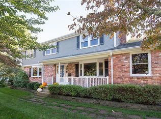 14 Heritage Rd, Barrington, RI 02806