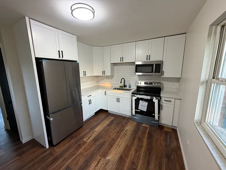 704-706 Kirkwood Dr — Photo 11