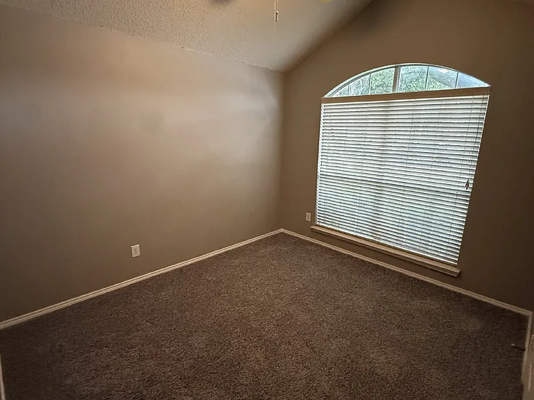6105 Comfort Dr — Photo 27