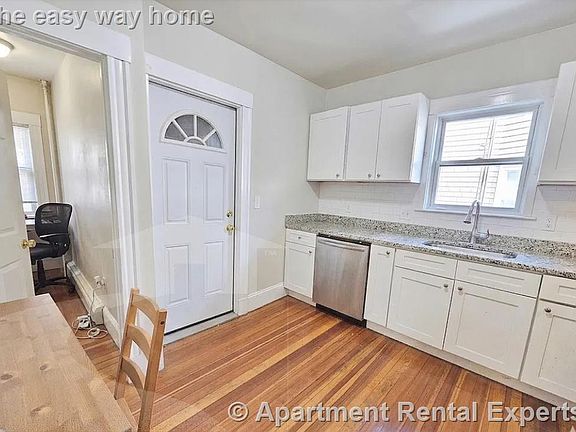 3rd image of 81 Frederick Ave #1