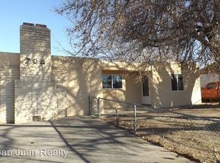 704 El Paso Dr, Farmington, NM 87401