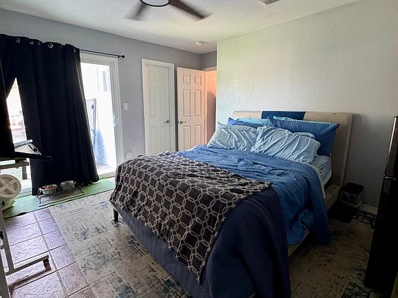 5th image of 220 E OCOTILLO Street
