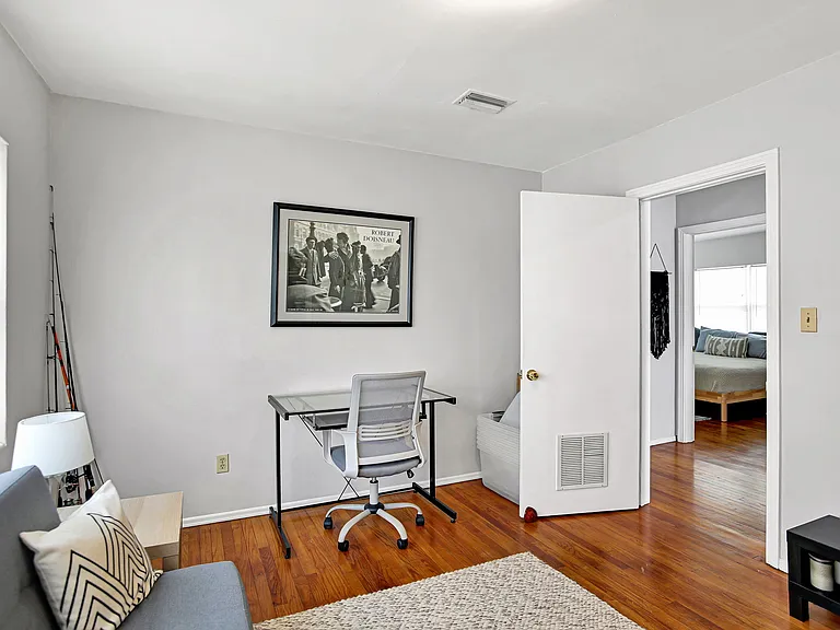205 11th Ave N #3 — Photo 6
