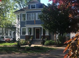 492 Pleasant Valley Pkwy, Providence, RI 02908