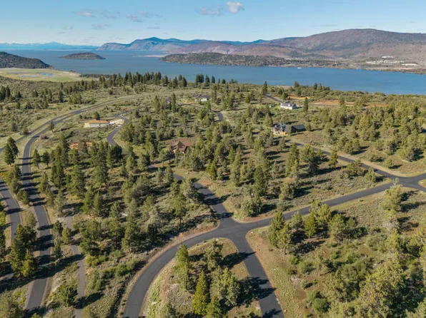 856 Beattys Butte Dr, Klamath Falls, OR 97601