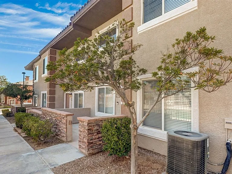 10500 Nordic Cliff Ave — Photo 8