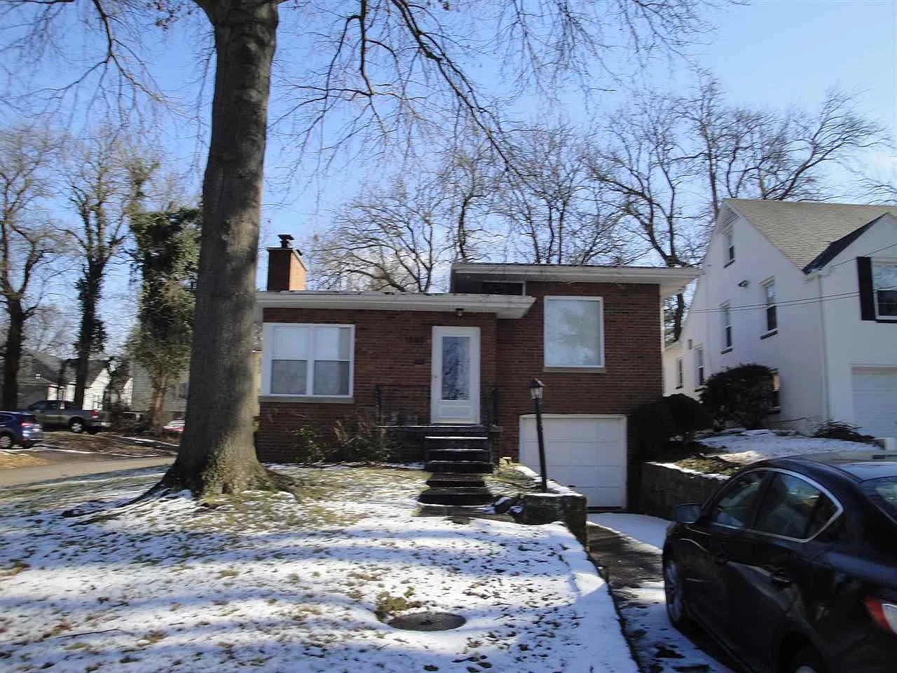 1560 Upland Rd photo 1