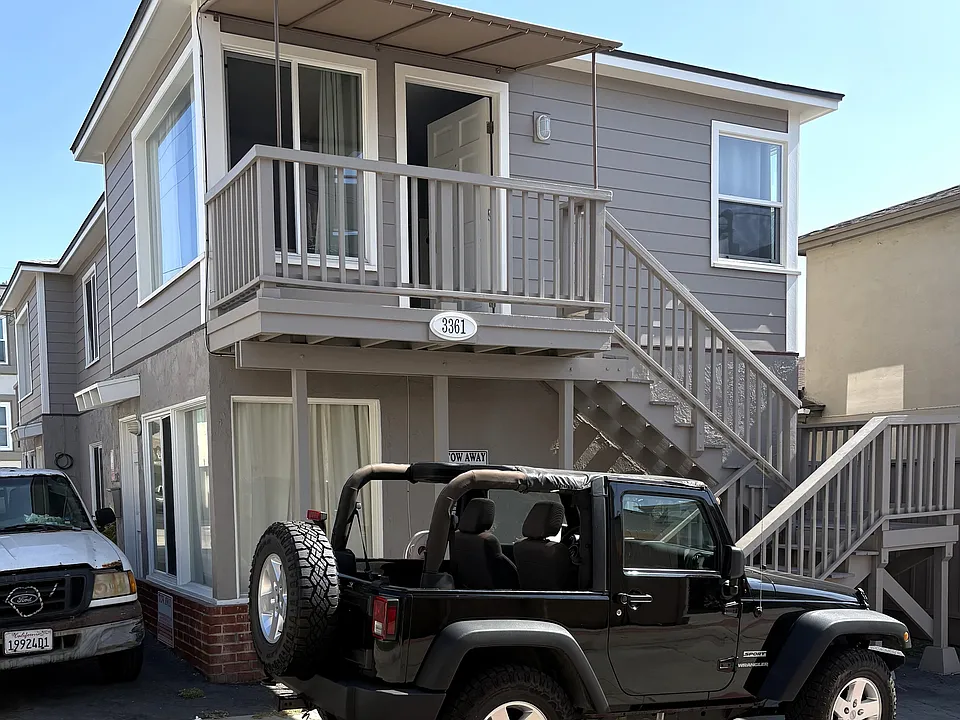 3361 Strandway