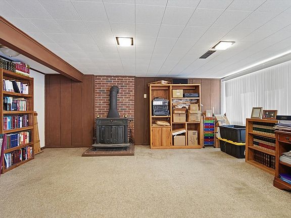 5th image of 505 W Summit Ave