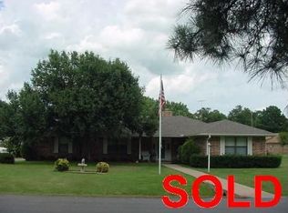740 Kiowa Dr W, Lake Kiowa, TX 76240