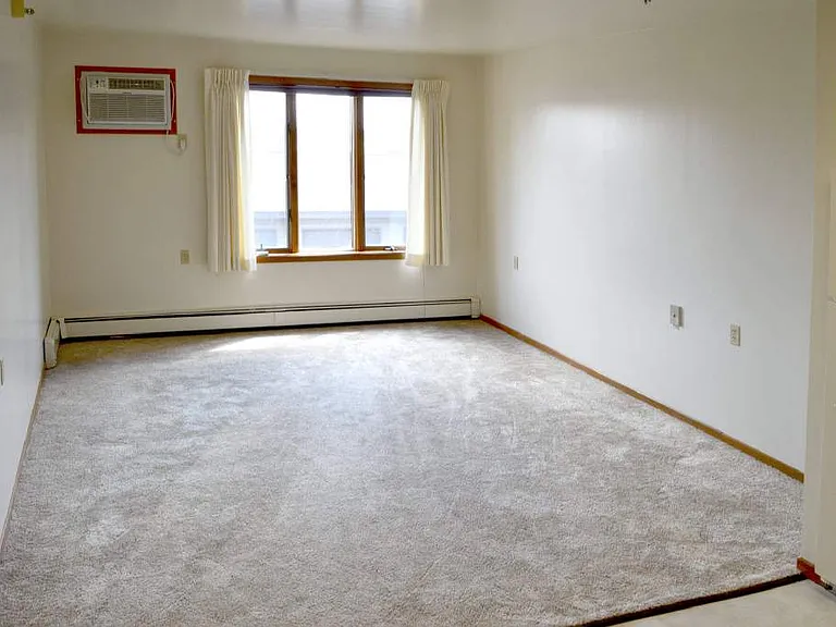 851 University Dr #313 — Photo 2