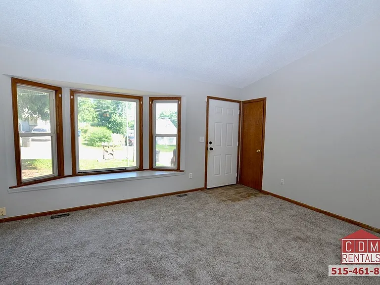 23 E Lally St — Photo 4
