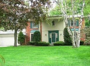 32260 Cross Bow St, Beverly Hills, MI