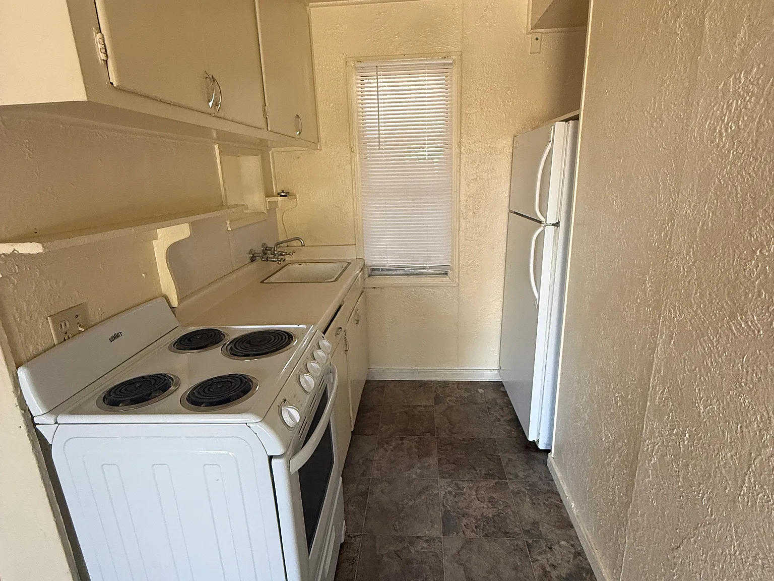 2 bed, $1,195 — Photo 2