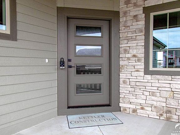 411  Stoneridge Lawrence, KS listing photo #4