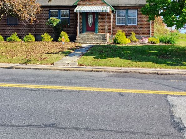 123 N Main St