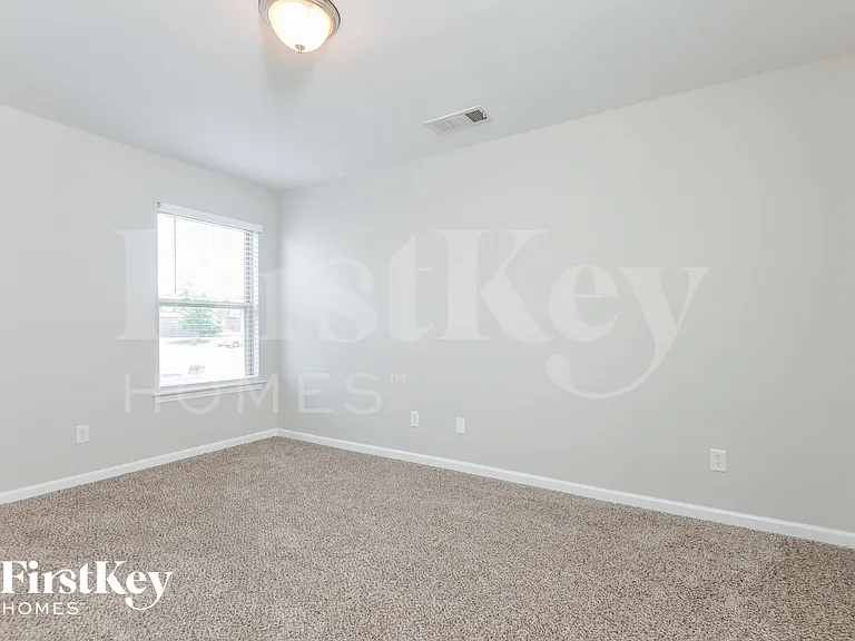 2045 Kensington Ct — Photo 13