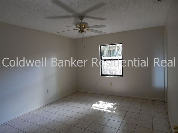 5th image of 414 Allamanda Dr