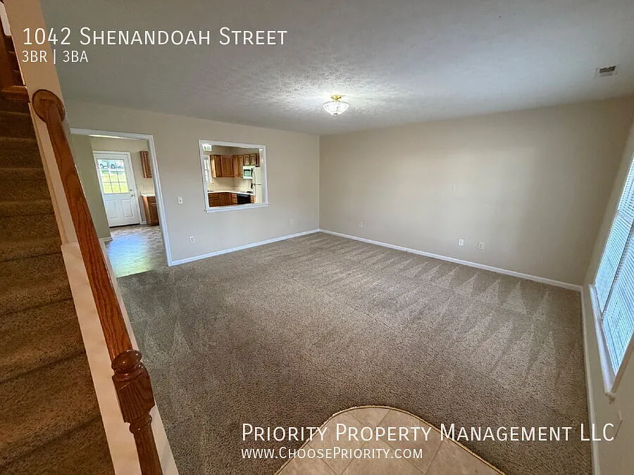 Spacious 3-Bedroom, 2.5-Bath Home in Harrisonburg — Photo 3