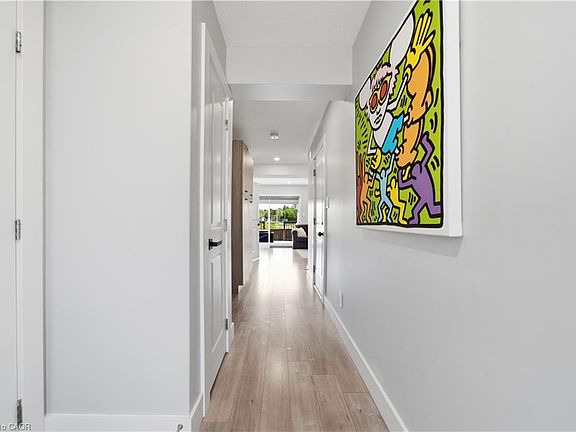 3rd image of 20 Brittany Ln