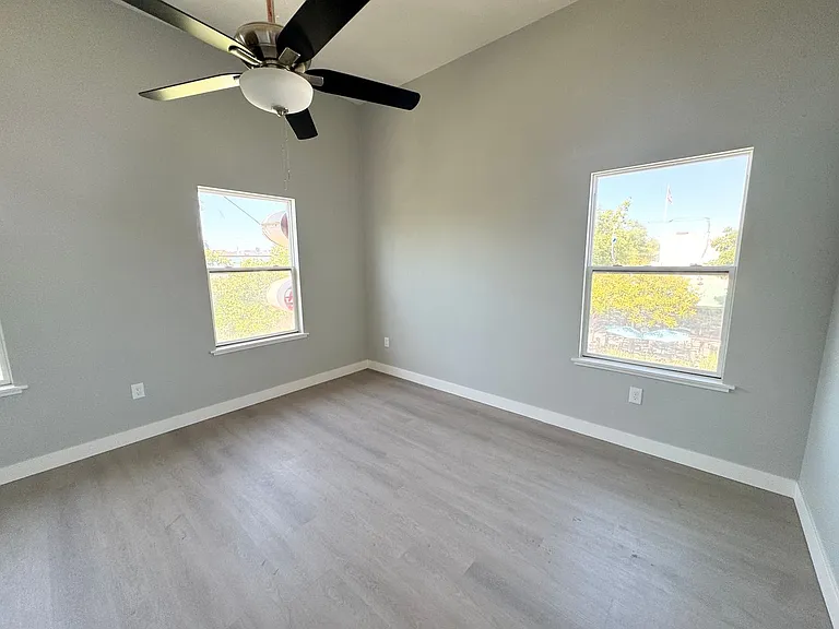223 S K St — Photo 9