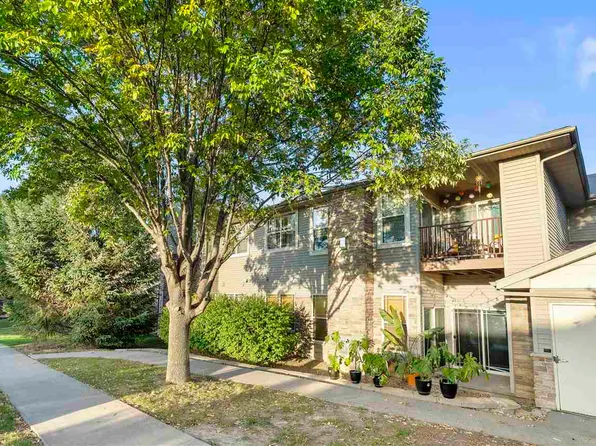 1742 Algonquin Rd, Iowa City, IA 52245