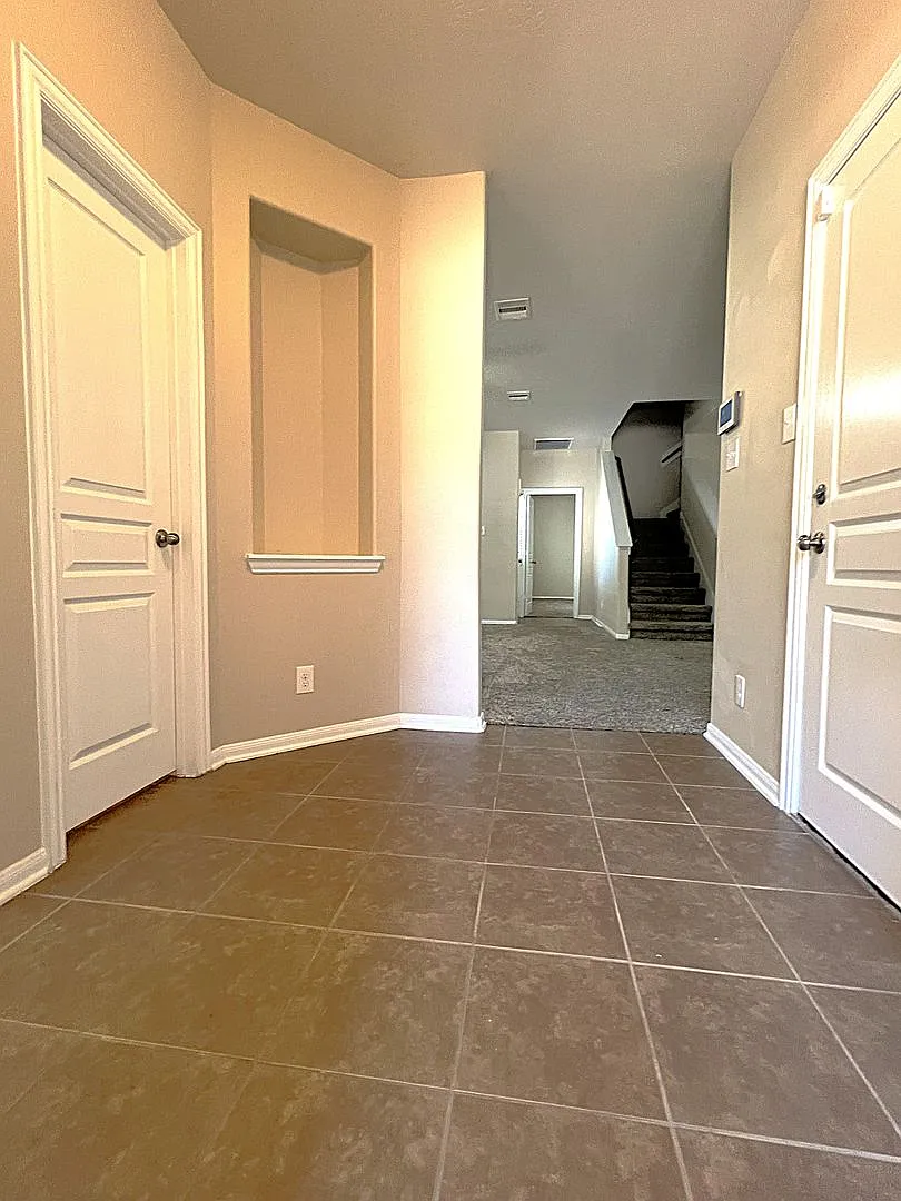 Spacious, modern and close to everything — Photo 3