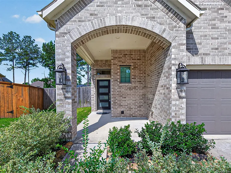 516 Shine Ct — Photo 6