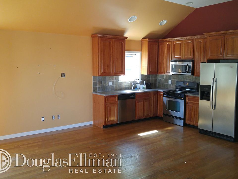 2nd image of 76A Winters St