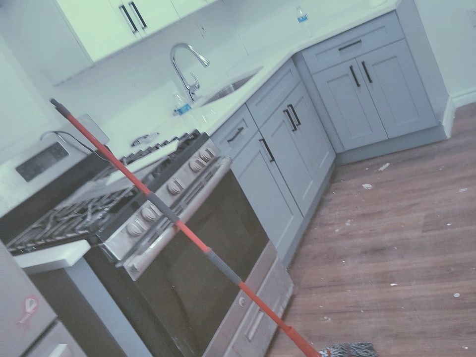 2nd image of 137 E 87th St #2