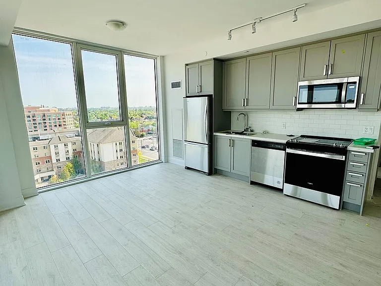 10 Gatineau Dr #1002 — Photo 2