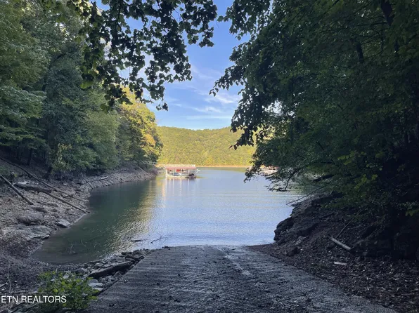 63 Cove Norris Rd, Caryville, TN 37714