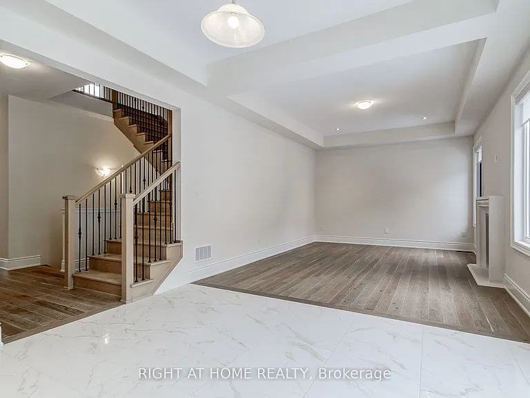 51 Lorrain Hand Cres — Photo 17