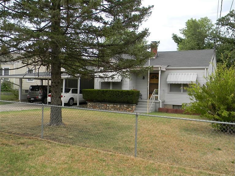 2nd image of 2802 N Campbell Ave
