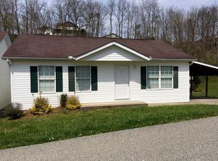 3689 Martin Dr APT 11, Ona, WV 25545