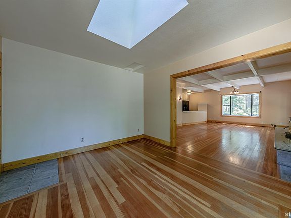 3rd image of 624 Cayuga Cir