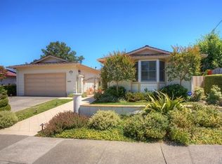 22 Sandalwood Ct, San Rafael, CA 94903