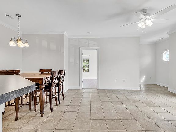 4th image of 2061 Silvercrest Dr. #7E