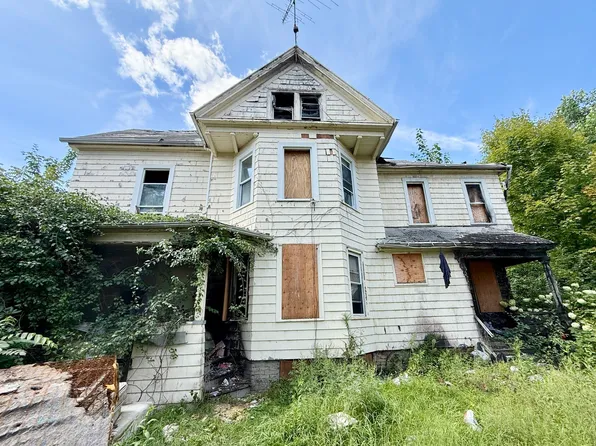 161 Lincoln St, Holyoke, MA 01040