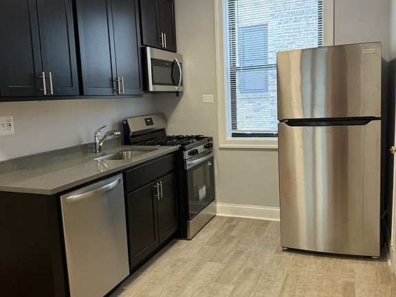 4th image of 3163 N Hudson Ave APT I2