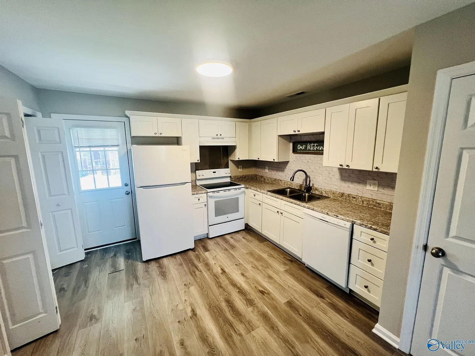 2 bed, 1.0 bath, 800 sqft, $850 — Photo 4