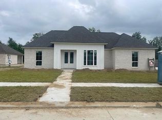 167 River Place Dr, Hahnville, LA 70057