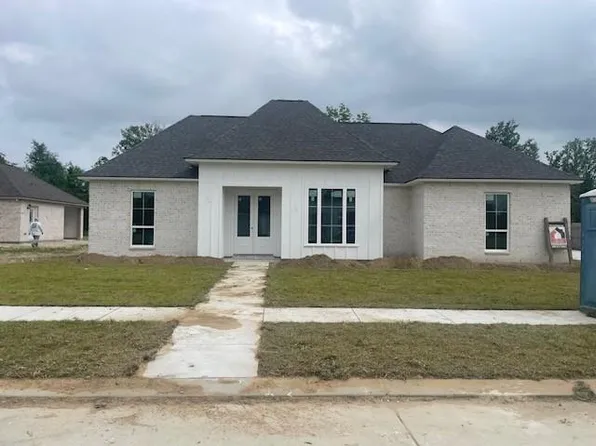 167 River Place Dr, Hahnville, LA 70057