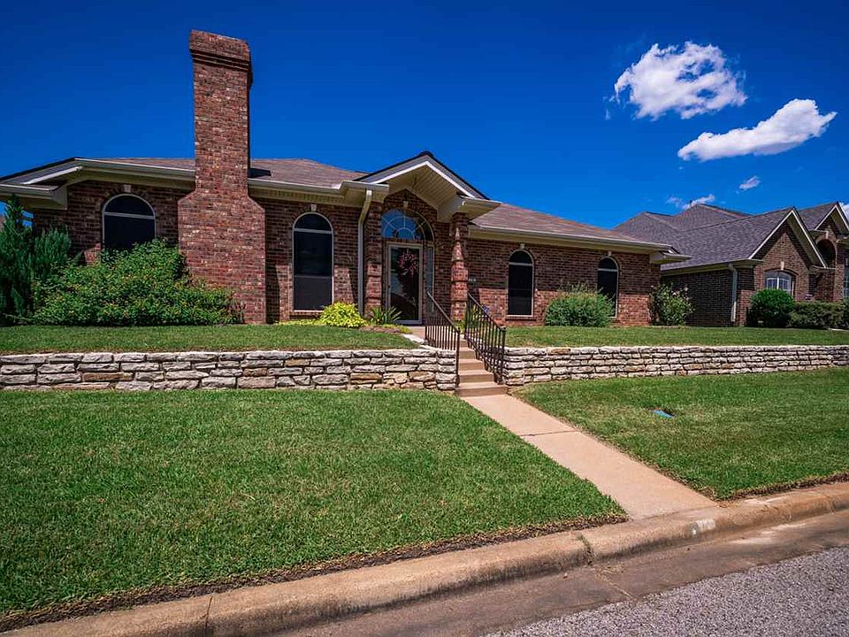 1st image of 14 Friendswood Dr