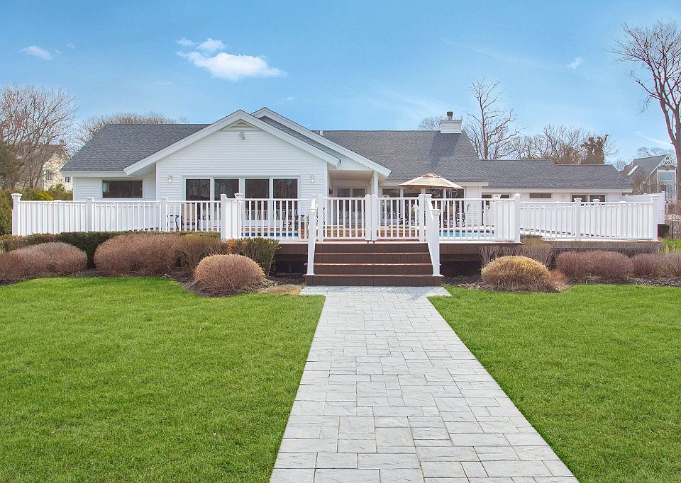 1st image of 8 Saltmeadow Ln