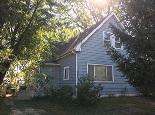 117 3rd St S, Hazleton, IA 50641