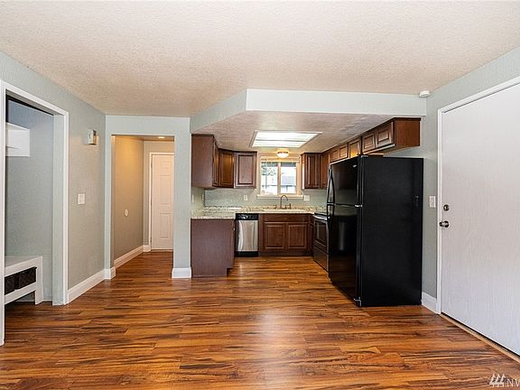 3rd image of 1516 Belmont Ave